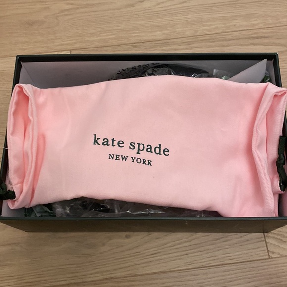 New in box Kate Spade heels . Size 7 - Picture 7 of 8